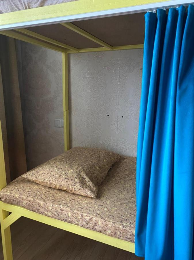 Room Hostel Dostyk Alma-Ata Buitenkant foto