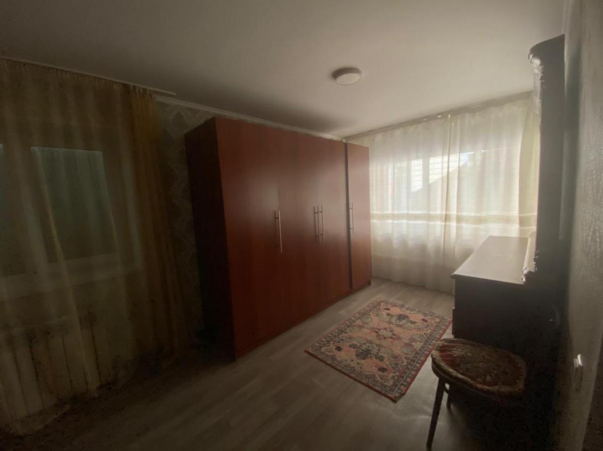 Room Hostel Dostyk Alma-Ata Buitenkant foto