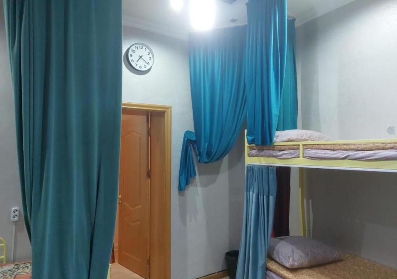 Room Hostel Dostyk Alma-Ata Buitenkant foto