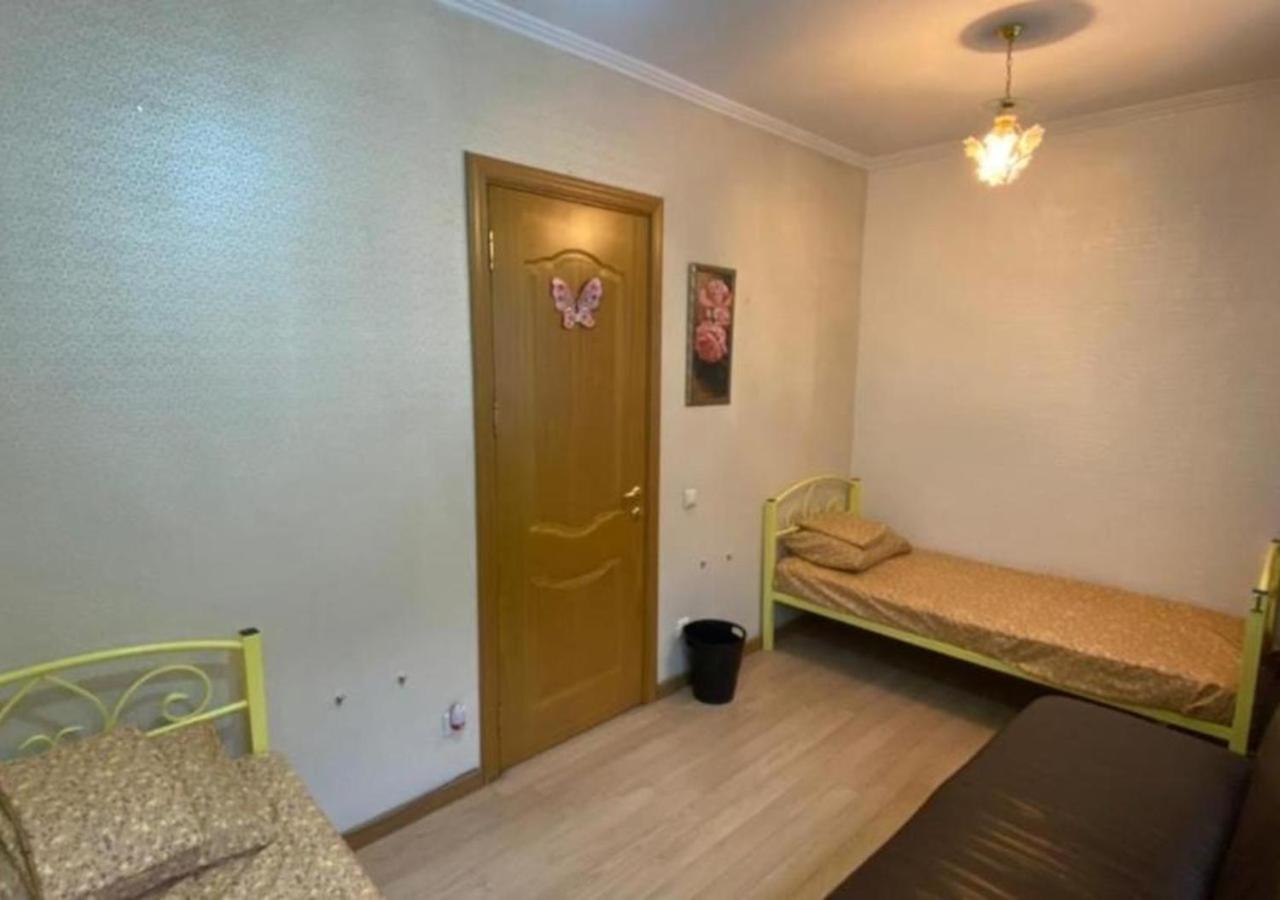 Room Hostel Dostyk Alma-Ata Buitenkant foto