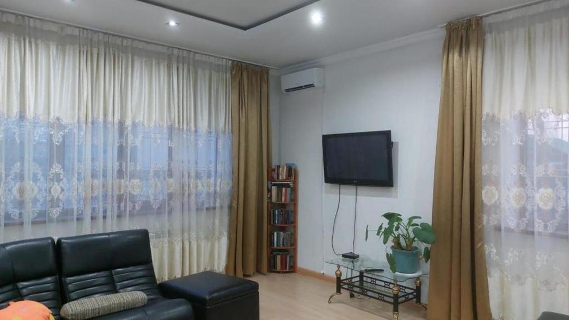 Room Hostel Dostyk Alma-Ata Buitenkant foto