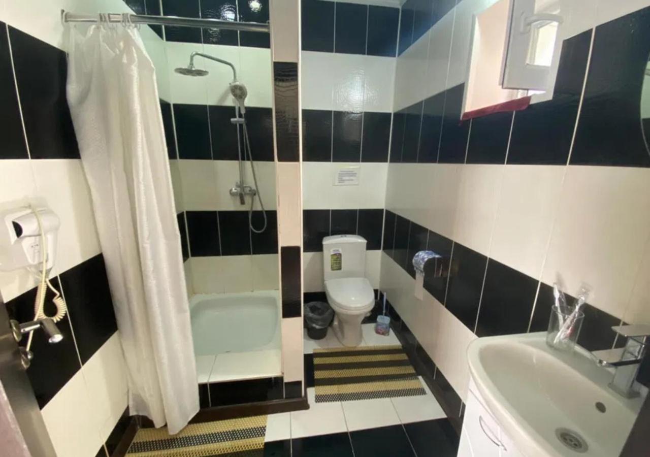 Room Hostel Dostyk Alma-Ata Buitenkant foto
