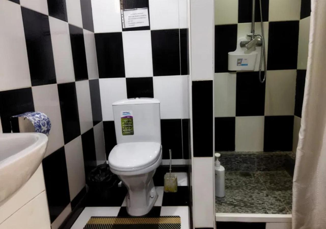 Room Hostel Dostyk Alma-Ata Buitenkant foto